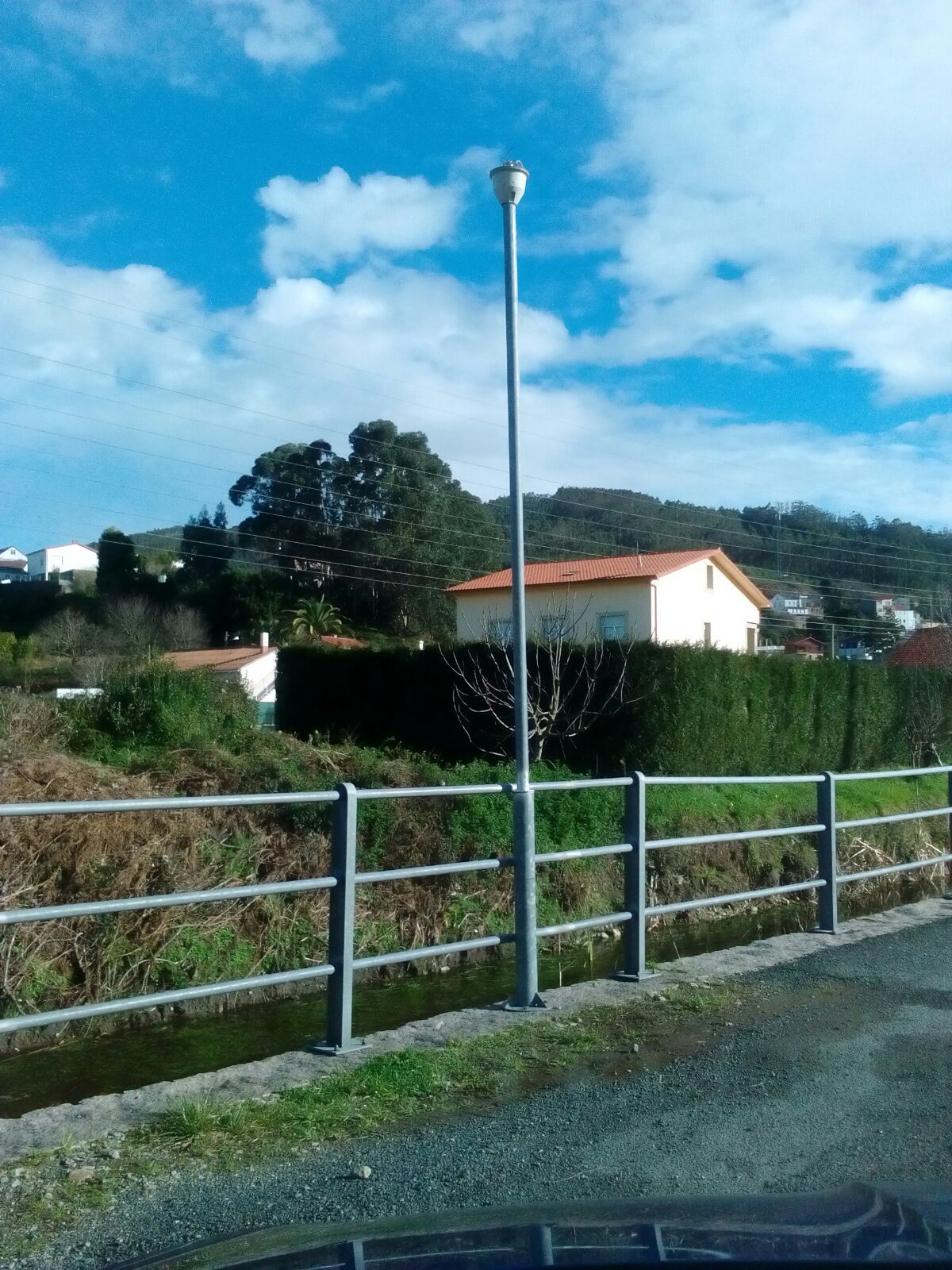 77 dias pra amañar unha farola